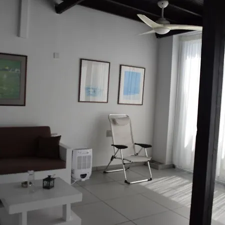 Yialos Holiday Apartments * Perivolia