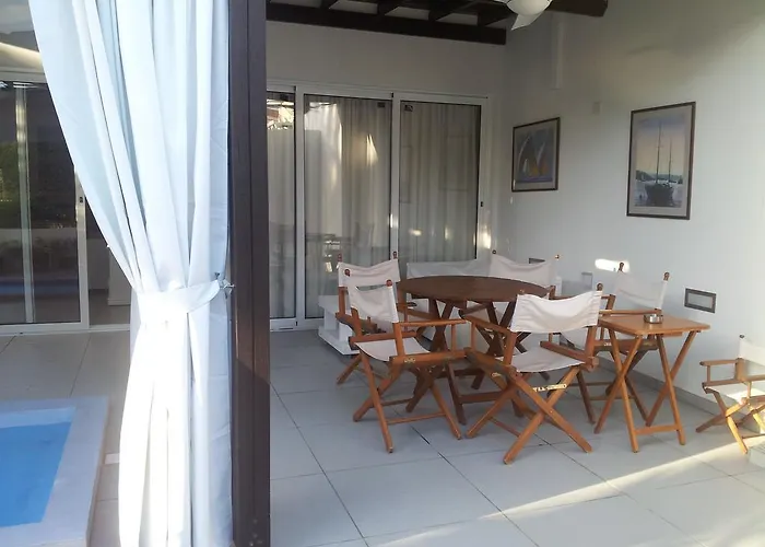 Yialos ペリヴォリア