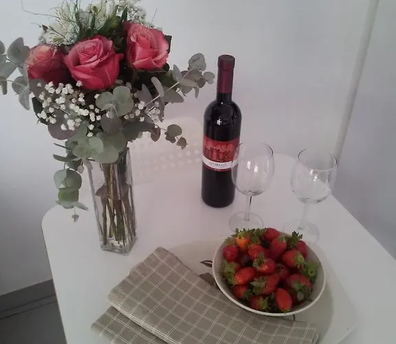 Yialos アパート ペリヴォリア